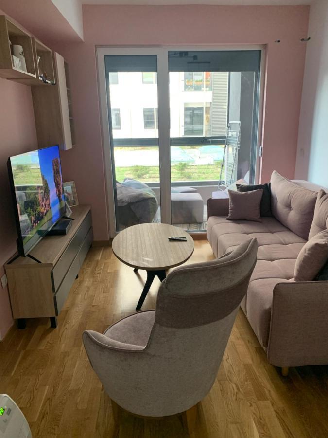 Pink Modern Apartment สโกเปีย ภายนอก รูปภาพ