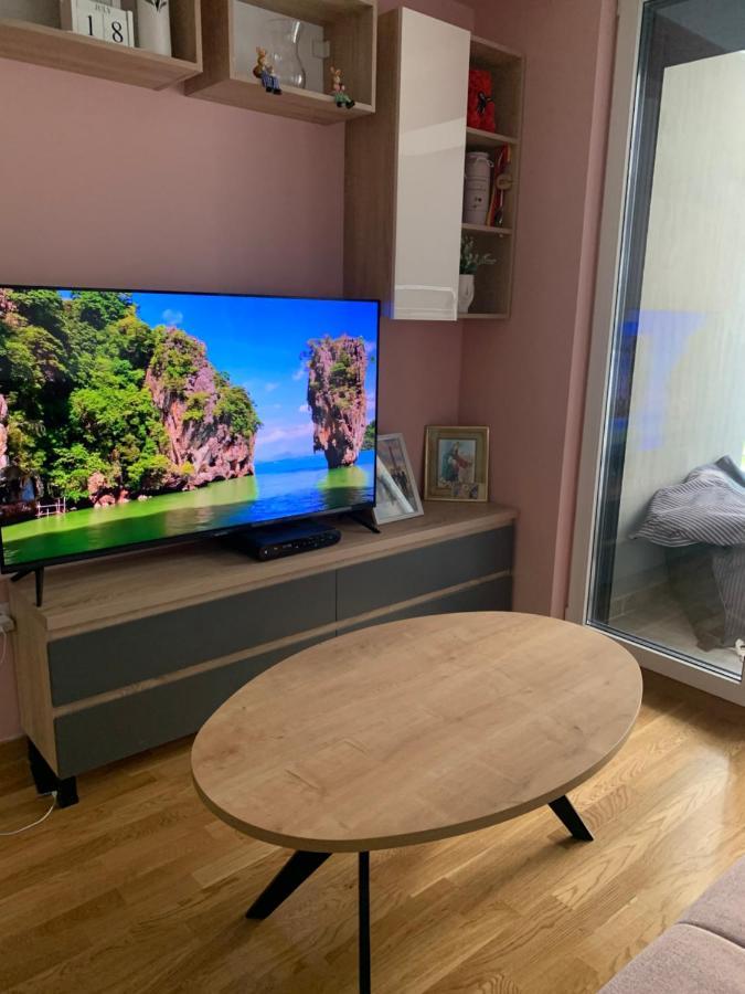 Pink Modern Apartment สโกเปีย ภายนอก รูปภาพ
