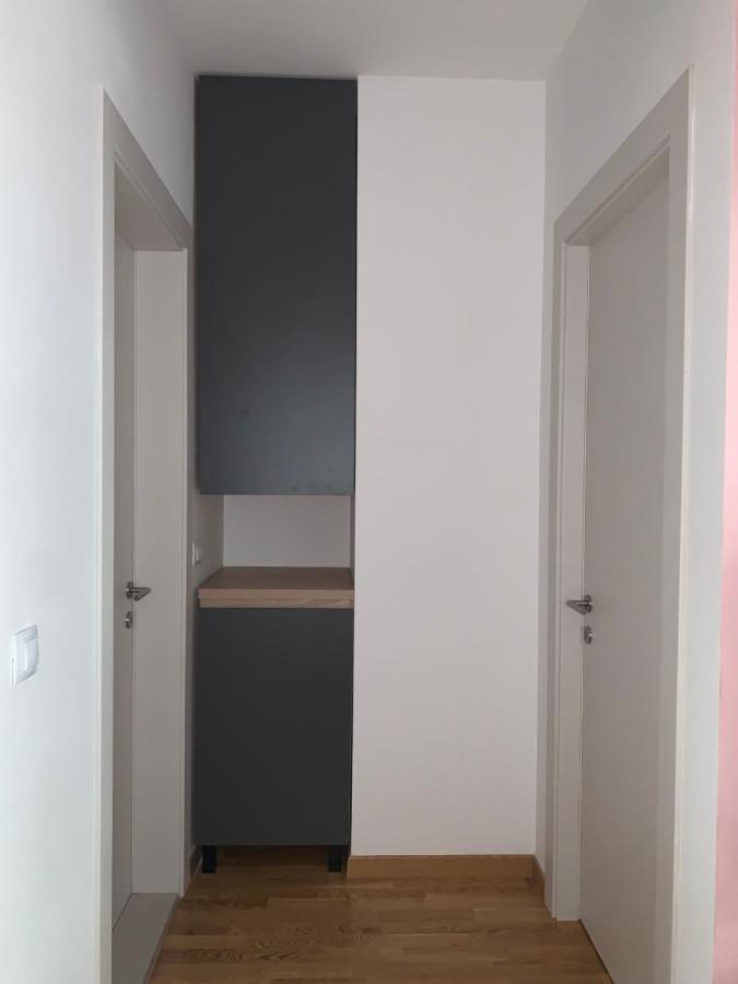 Pink Modern Apartment สโกเปีย ภายนอก รูปภาพ
