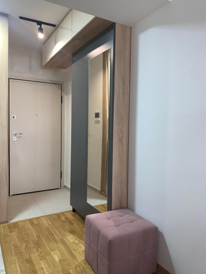 Pink Modern Apartment สโกเปีย ภายนอก รูปภาพ